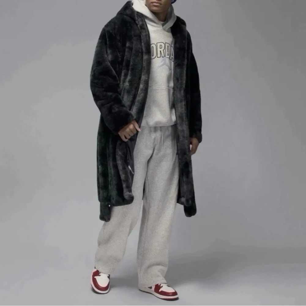 Nike Jordan Brooklyn Faux Fur Robe Thunder Gray HV1044-036 Men’s Size L
